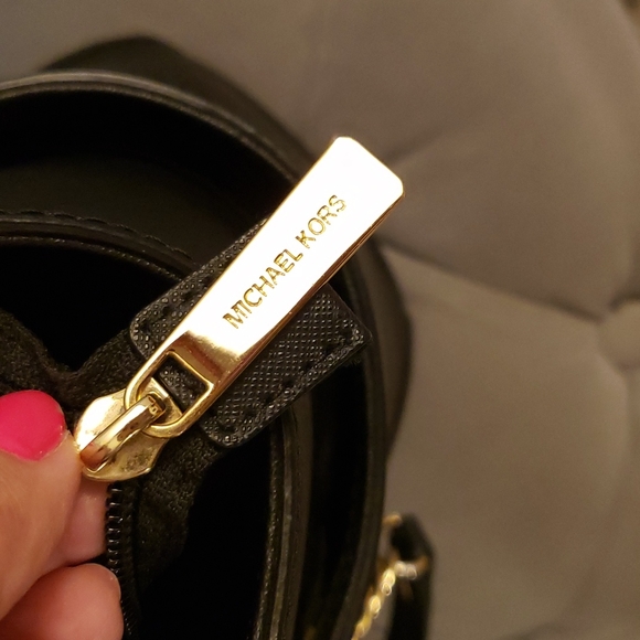 Michael Kors - Picture 2 of 7